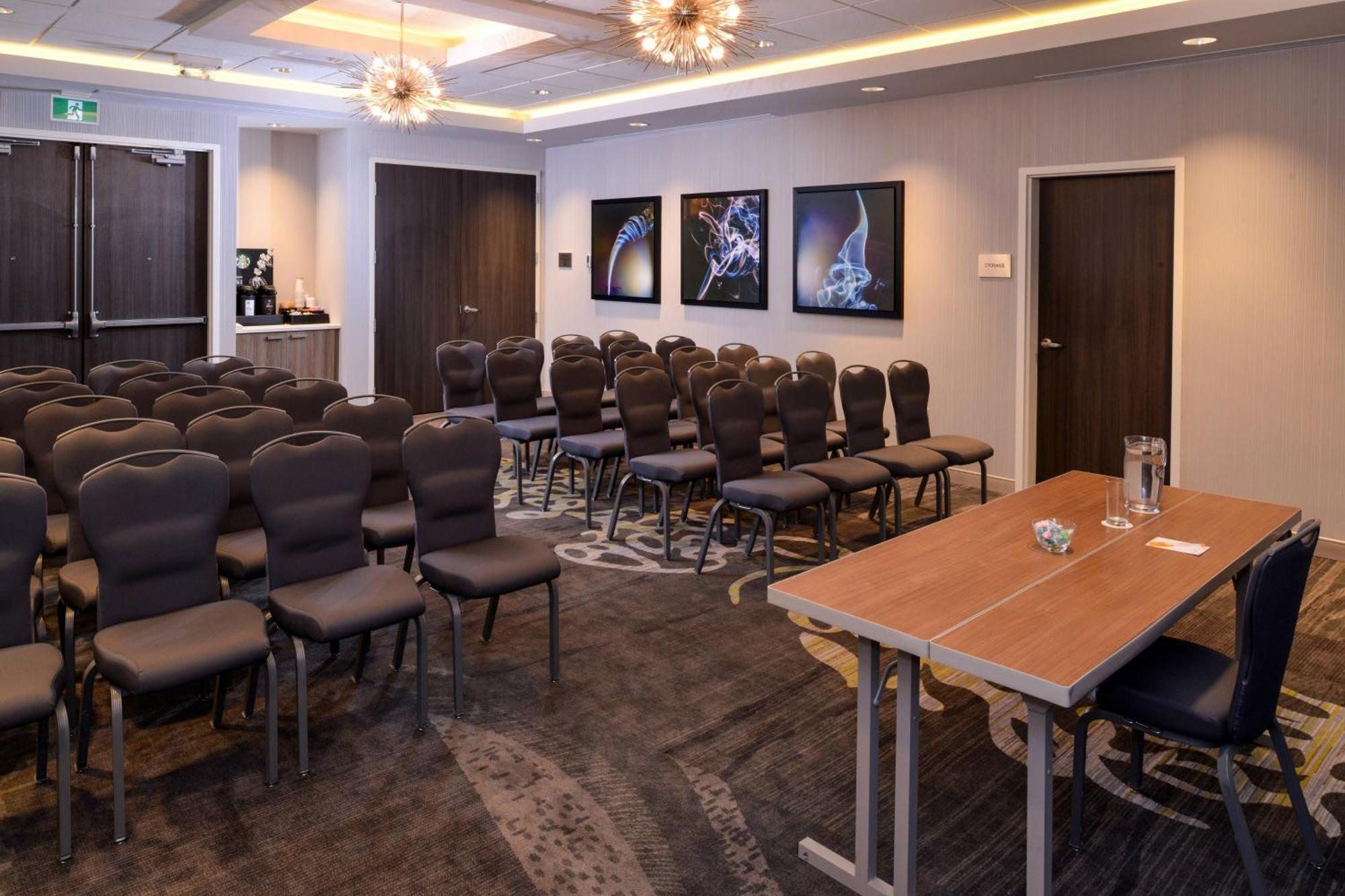 Courtyard By Marriott Saskatoon Airport Hotel Exterior photo