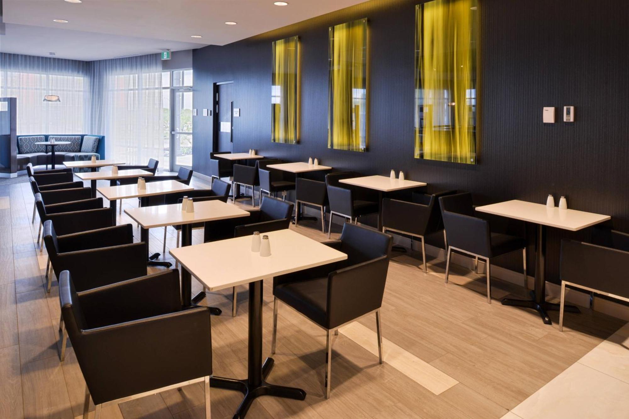 Courtyard By Marriott Saskatoon Airport Hotel Exterior photo
