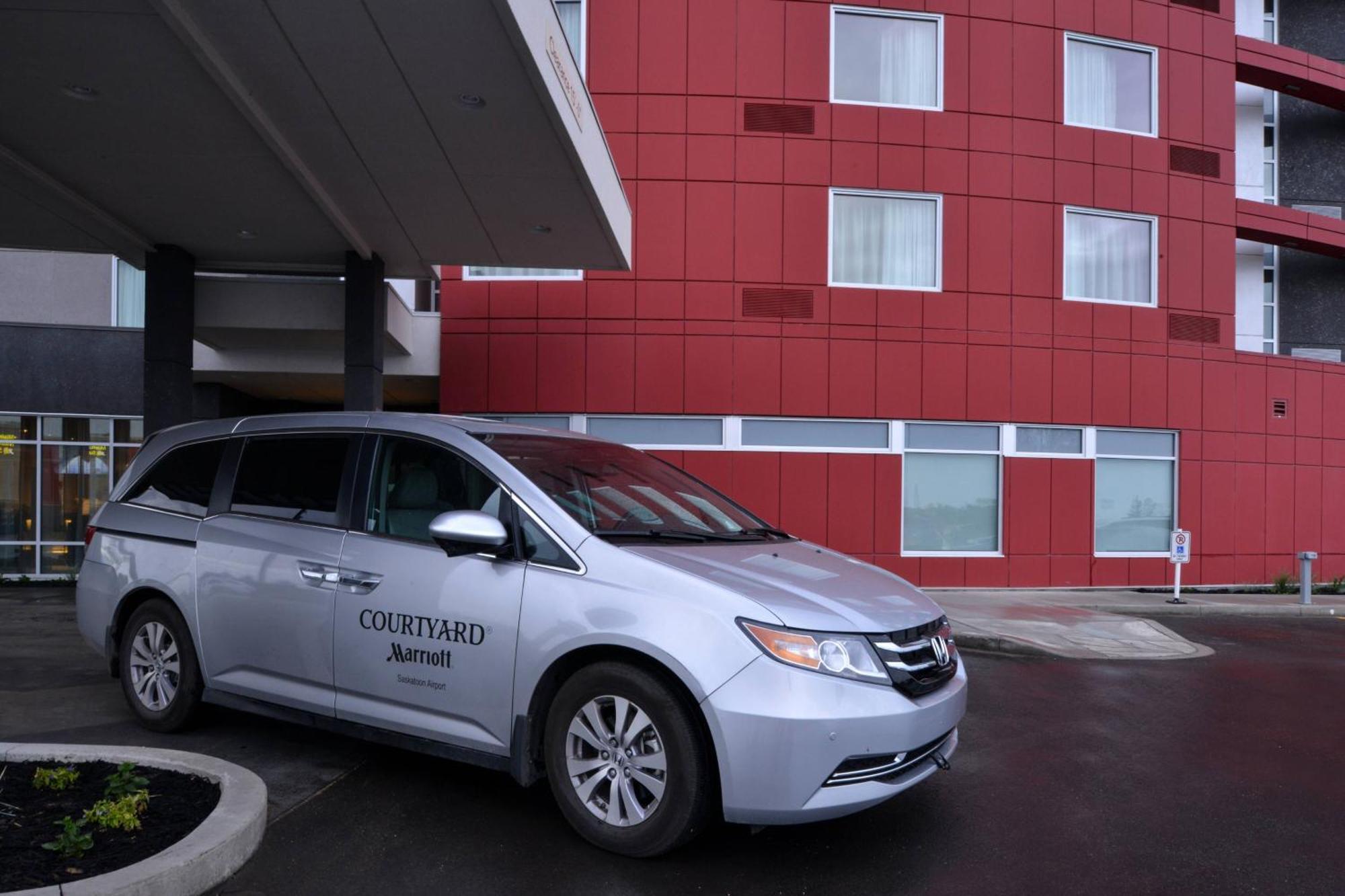 Courtyard By Marriott Saskatoon Airport Hotel Exterior photo