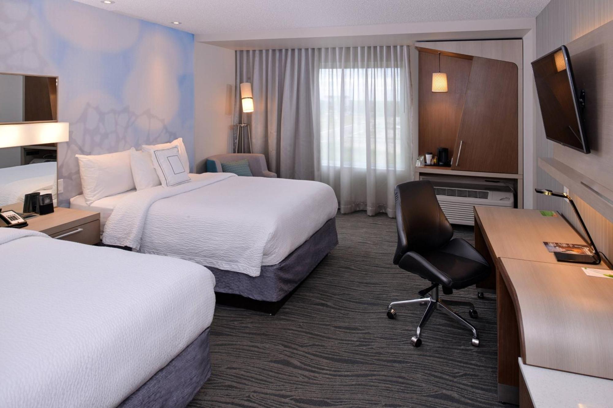 Courtyard By Marriott Saskatoon Airport Hotel Exterior photo