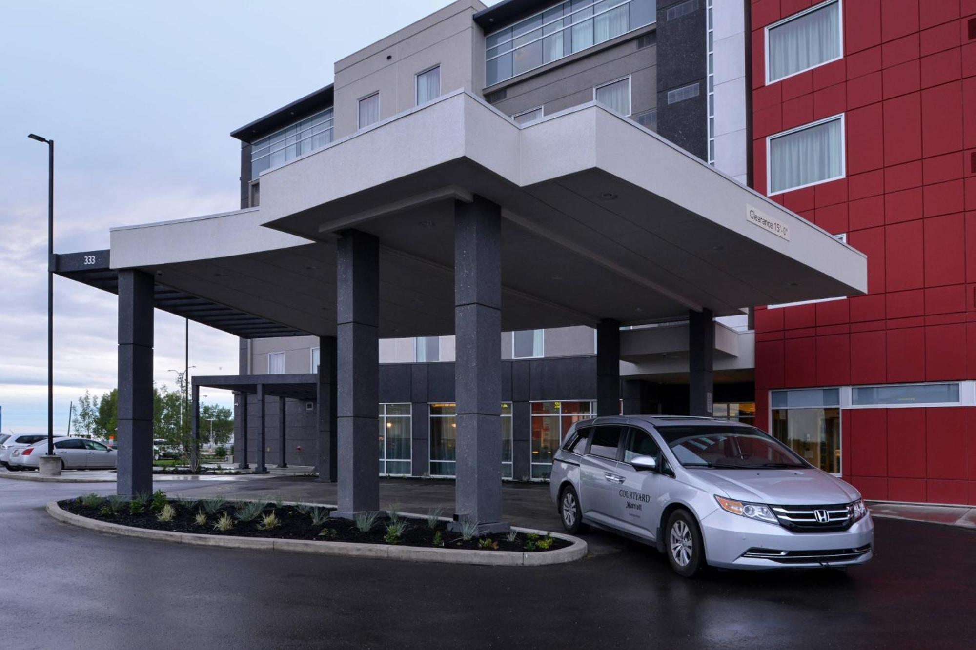 Courtyard By Marriott Saskatoon Airport Hotel Exterior photo